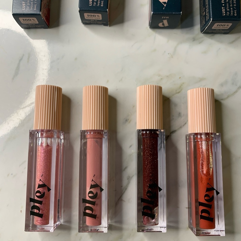 Vibrant Lip Gloss Collection with Glossy Finish